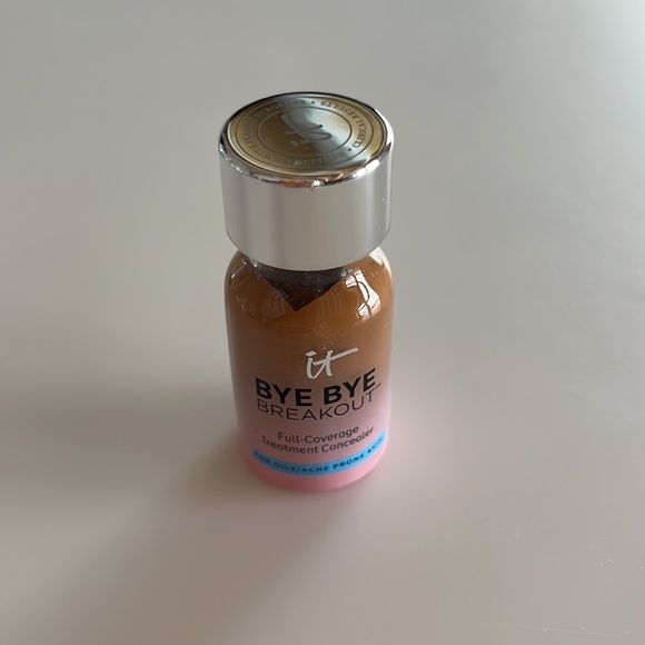 It Cosmetics in ‘DEEP’ Bye Bye Lot of 3 Makeup Products - Picture 6 of 9